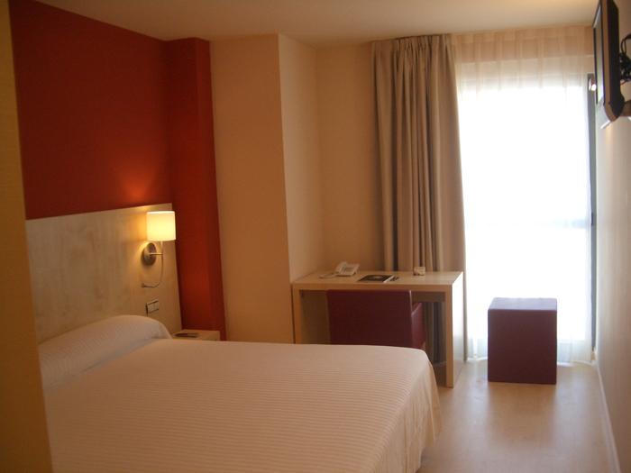 Hotel Sercotel Portales Logrono Bilik gambar